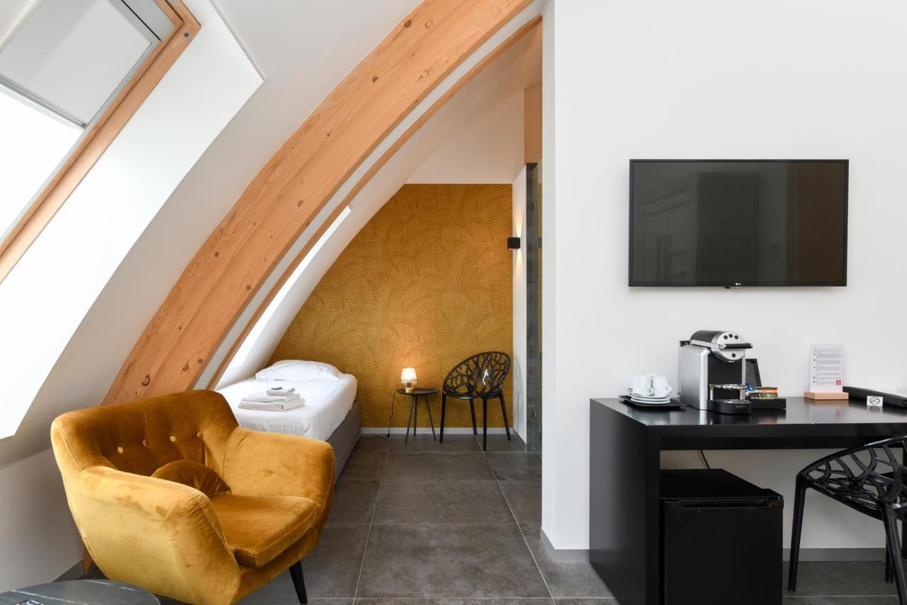 Hotel De Roode Schuur Nijkerk Bagian luar foto